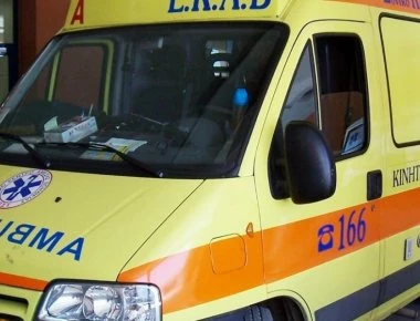 Λαμία: Παρέσυρε παιδάκι με το αυτοκίνητο και το εγκατέλειψε